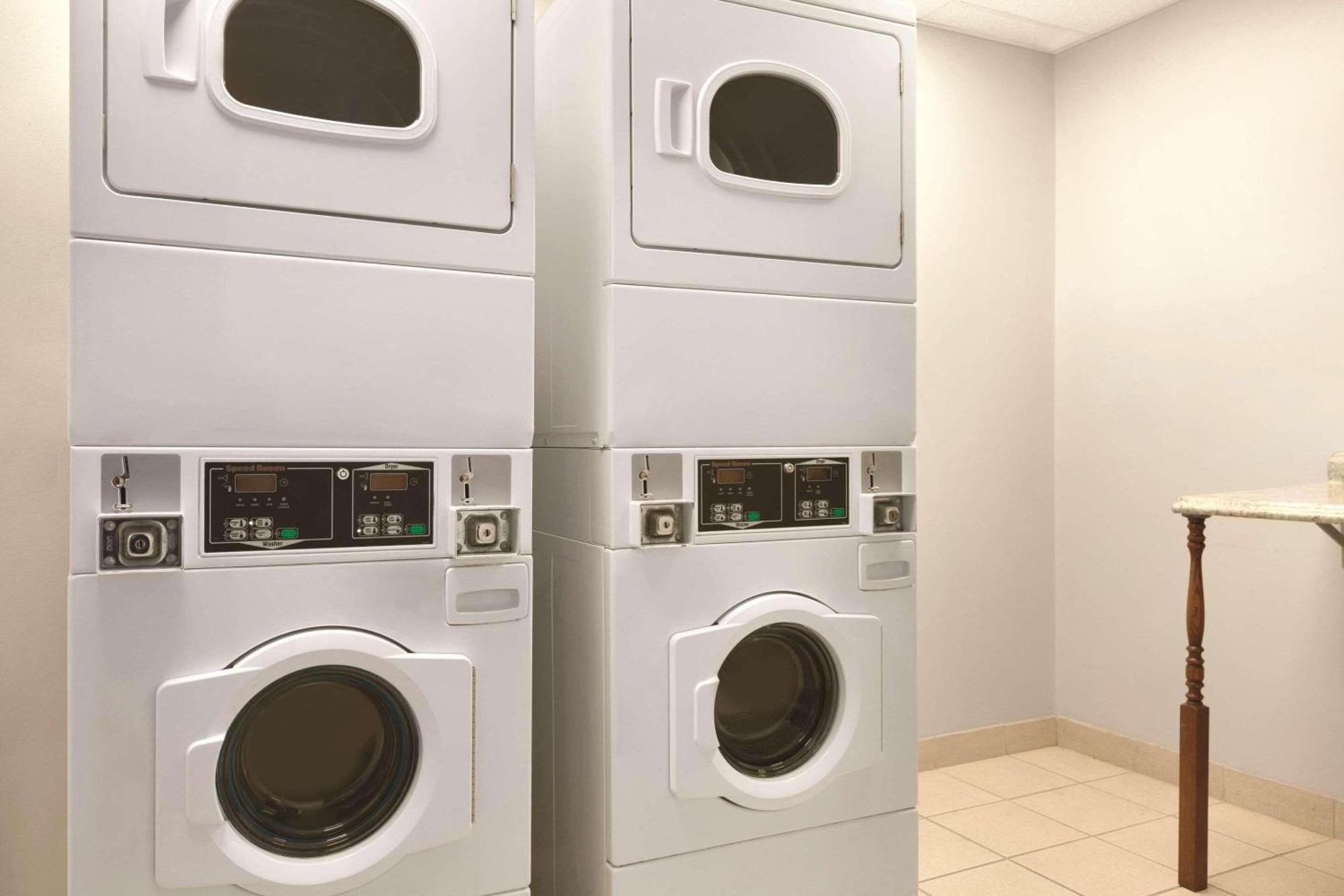 Country Inn & Suites By Radisson, Washington, Dc East - Capitol Heights, Md Exteriör bild